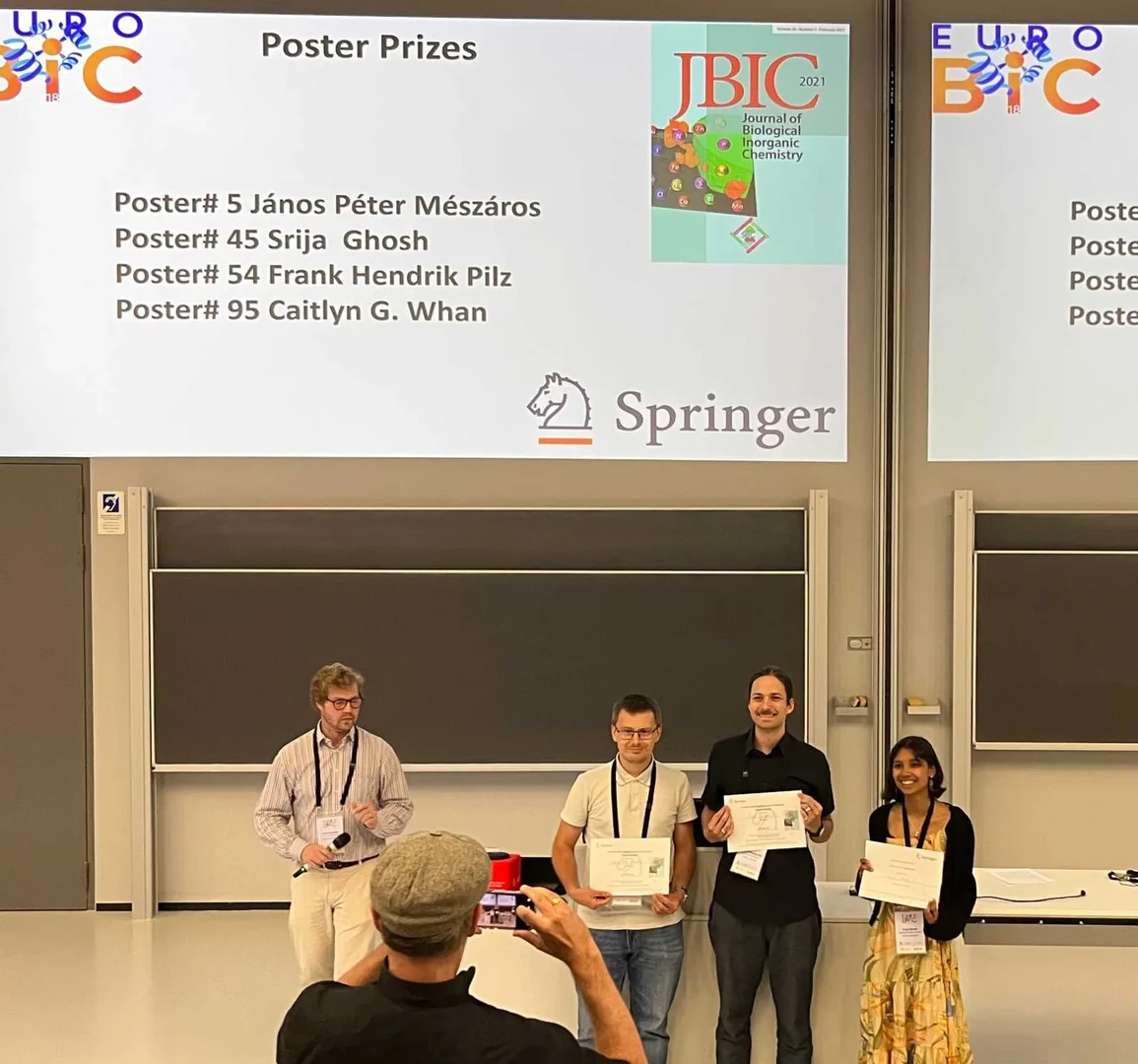 Frank Hendrik Müller-Pilz received a best poster award