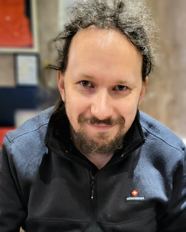 Prof. Dr. Oldamur Holloczki Prof. Dr. Oldamur Holloczki